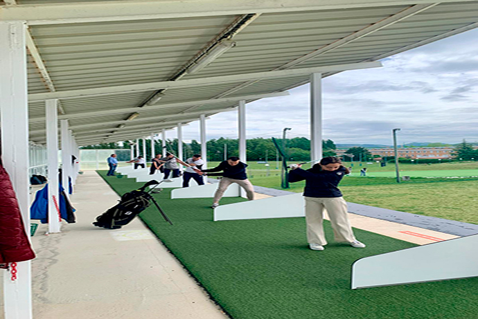 “Bautismos de Golf” en la Cancha de Prácticas