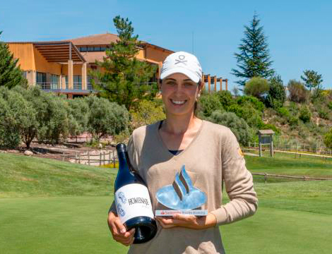 Elena Hualde, campeona del Santander Golf Tour Logroño